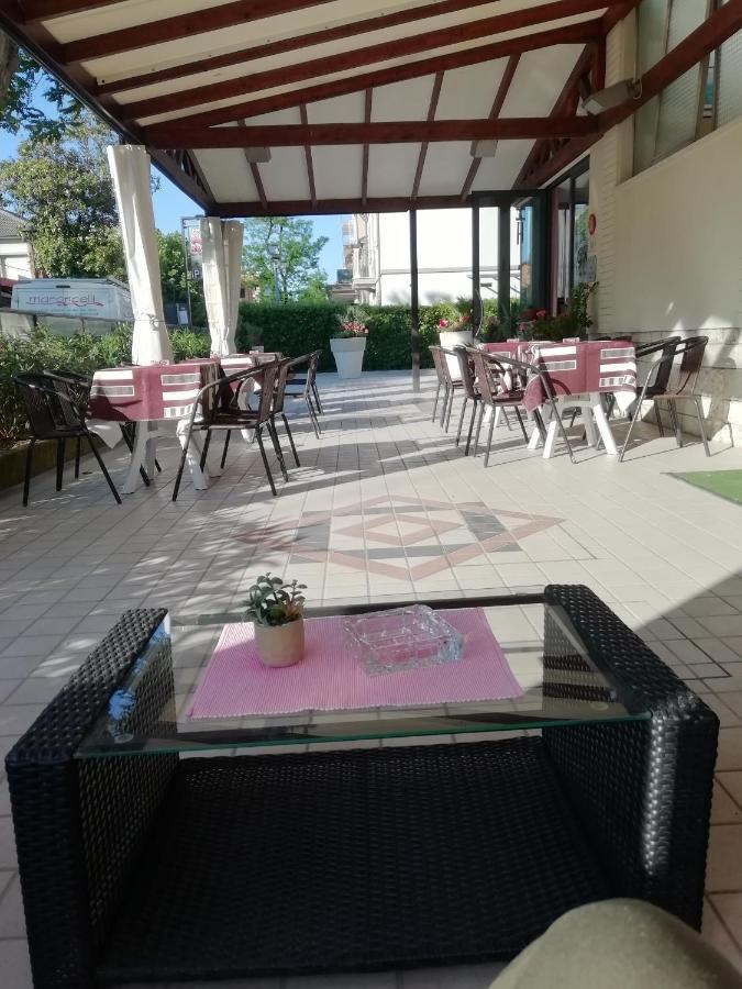Hotel Goldene Rose Rimini Exterior photo